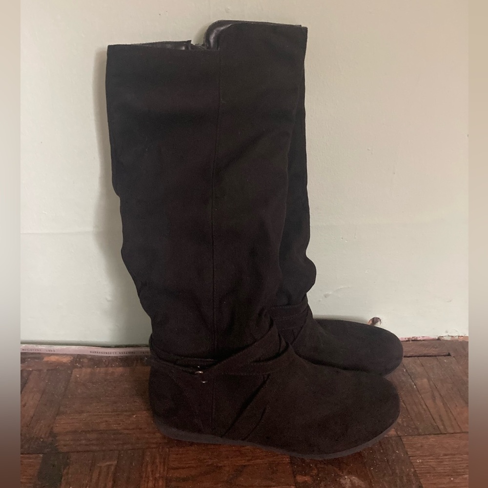 Simply Styled Black Suede Boots